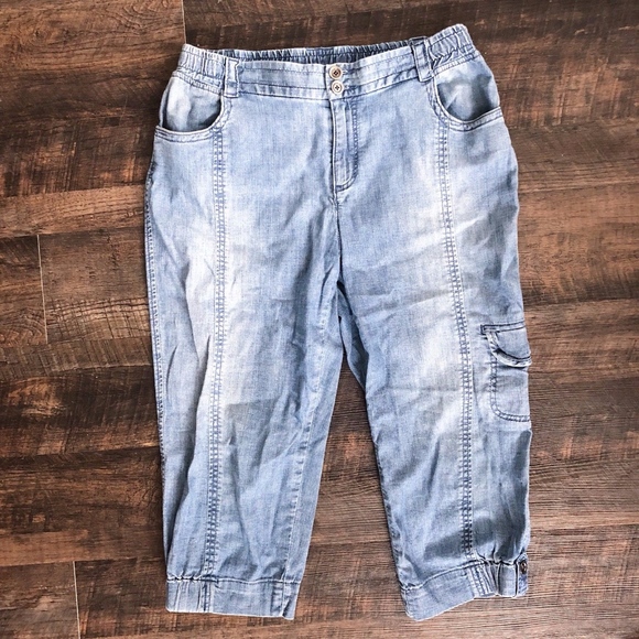 Chico's Pants - Chico's Chambray Capris Denim Stretch Waist